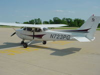 N723PG @ 06C - At 06C for Dinner - by Trace Lewis