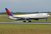 N175DN @ LOWW - new cs