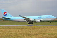 HL7605 @ LOWW - upon Touchdown.. - by Wolfgang Kronfuss