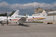 SE-LLU @ VIE - Beech 350 King Air - by Yakfreak - VAP