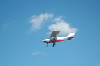 N232BE @ S50 - on final, runway 34 - by Wolf Kotenberg