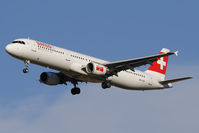 HB-IOD @ VIE - 1995 Airbus A321-111 - by Juergen Postl