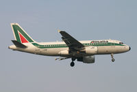 I-BIMF @ LIMC - Alitalia - by Christian Waser