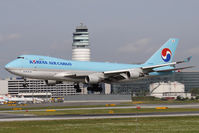 HL7605 @ VIE - Korean Air Cargo Boeing 747-4B5(ER/F) - by Juergen Postl