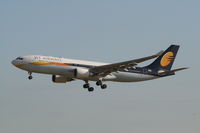 VT-JWM @ EBBR - arrival of flight 9W230 to rwy 25L