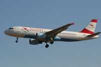 OE-LBT @ EBBR - flight OS351 is descending to rwy 25L