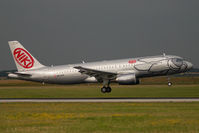 OE-LEO @ VIE - Fly Niki AIrbus 320 - by Yakfreak - VAP