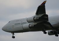 HL7415 @ VIE - Asiana Cargo