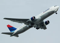 N176DZ @ LEBL - Taking off RWY 07R. - by Jorge Molina