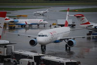 OE-LBB @ VIE - Pinzgau