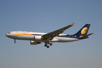 VT-JWG @ EBBR - arrival of flight 9W225 to rwy 25L