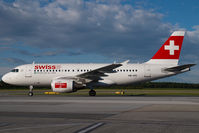 HB-IPV @ VIE - Swiss Airbus A319 - by Yakfreak - VAP