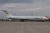 UR-86528 @ VIE - Ukraine Government Iljuschin 62 - by Yakfreak - VAP