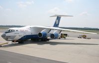 4K-AZ101 @ VIE - Silk Way IL76
