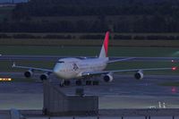 JA8079 @ LOWW - JAL - by Delta Kilo