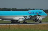 HL7448 @ LOWW - Koean Air Cargo - by Delta Kilo