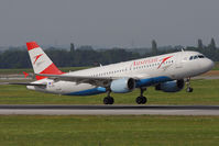OE-LBS @ VIE - Airbus Industries A320-214 - by Juergen Postl