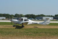 N419AM @ KOSH - DA 40