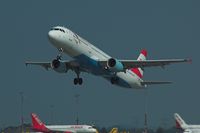 OE-LBF @ LOWW - AUSTRIAN - by Delta Kilo