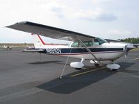 N8910V @ M01 - N8910V CESSNA R172K