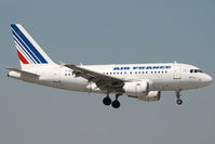 F-GUGE @ VIE - Air France Airbus 318 - by Yakfreak - VAP