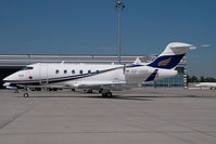 OE-HRR @ VIE - Amira Air Challemger 300 - by Yakfreak - VAP