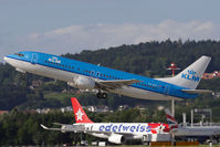 PH-BPC @ ZRH - Boeing 737-4Y0 - by Juergen Postl