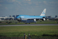 PH-BFT @ CYYZ - On approach to CYYZ - by Brian LeVoguer