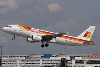 EC-KHJ @ VIE - Airbus A320-214