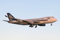 9V-SFD @ NZAA - Singapore Airlines 747-400 - by Andy Graf-VAP