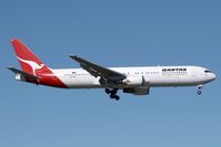 VH-OGF @ NZAA - Qantas 767-300 - by Andy Graf-VAP