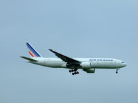 F-GSPV @ EGLL - my first b777 air france - by Daniel Seaman