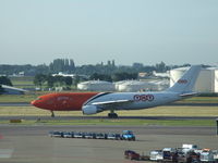 OO-TZB @ EHAM - one of meny catgo today. - by Daniel Seaman