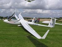 G-CKHD - Schleicher Glider at Dunstable - by Simon Palmer