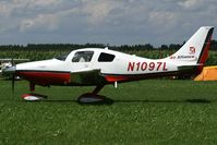 N1097L @ EDMT - visitor