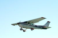 N4711K @ KOSH - Cessna 182