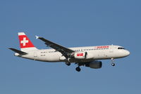 HB-IJN @ EBBR - arrival of flight LX786 to rwy 02