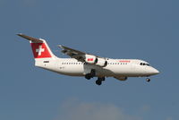 HB-IYY @ EBBR - arrival of flight LX778 to rwy 02