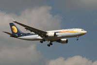VT-JWG @ EBBR - arrival of flight 9W229 to rwy 02