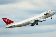 N624US @ LOWW - what a beauty