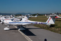OE-AAQ @ LOAN - Diamond DA20