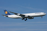 D-AIFC @ LOWW - LH A340-300