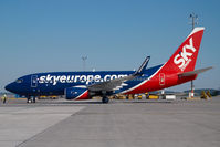 OM-NGF @ VIE - Skyeurope Boeing 737-700 - by Yakfreak - VAP