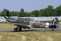G-BUOS @ EBAW - 18 th Antwerp Stampe Fly in.Taxiing to the runway for his display. - by Robert Roggeman
