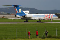 RA-85715 @ LOWG - With the russian national soccerteam on board - by Robert Schöberl