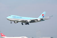 HL7438 @ LOWW - Boeing 747 landing RWY16
