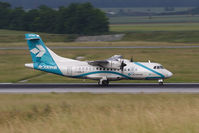 I-ADLV @ VIE - ATR 42-500 - by Juergen Postl
