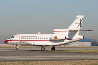 T18-4 @ EBBR - parked on General Aviation apron (Abelag)