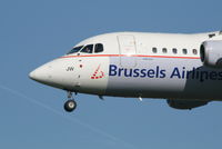 OO-DJW @ EBBR - arrival of flight SN2824 to rwy 25L
