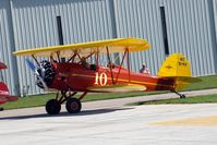 N914V @ IOW - Taxiing to the ramp with the mail.